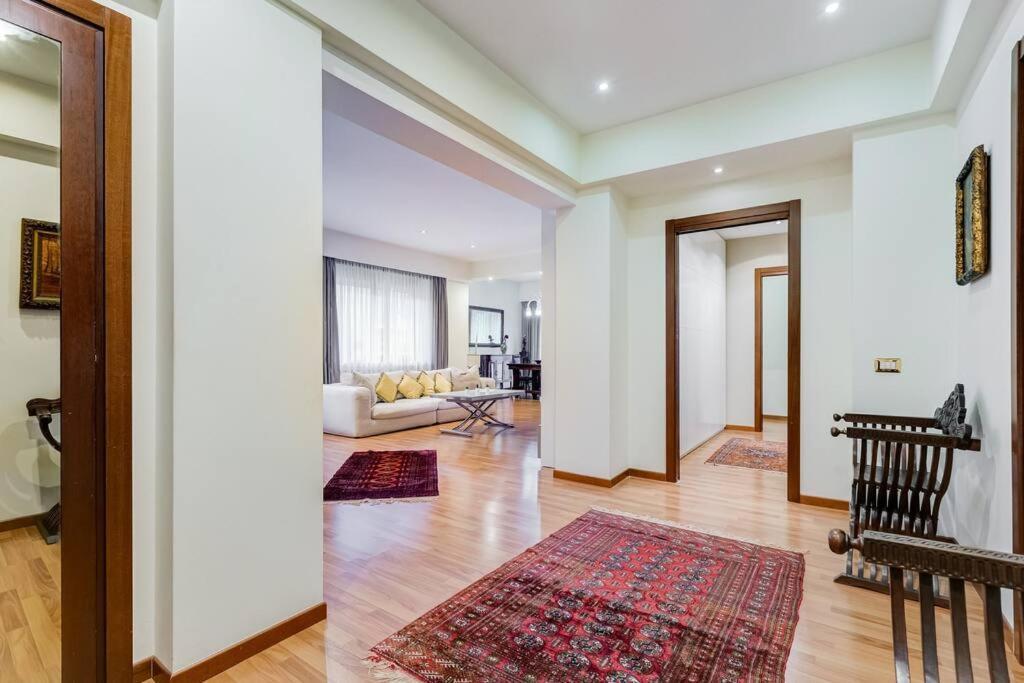 Exclusive Apartment In Eur Lake Roma Ngoại thất bức ảnh
