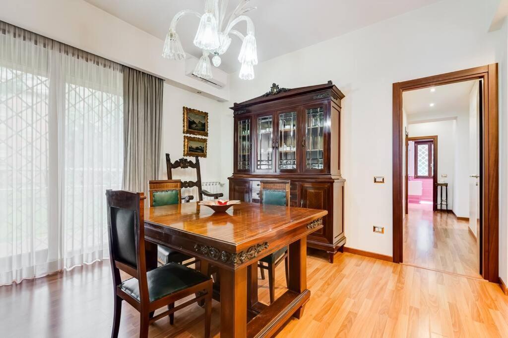 Exclusive Apartment In Eur Lake Roma Ngoại thất bức ảnh