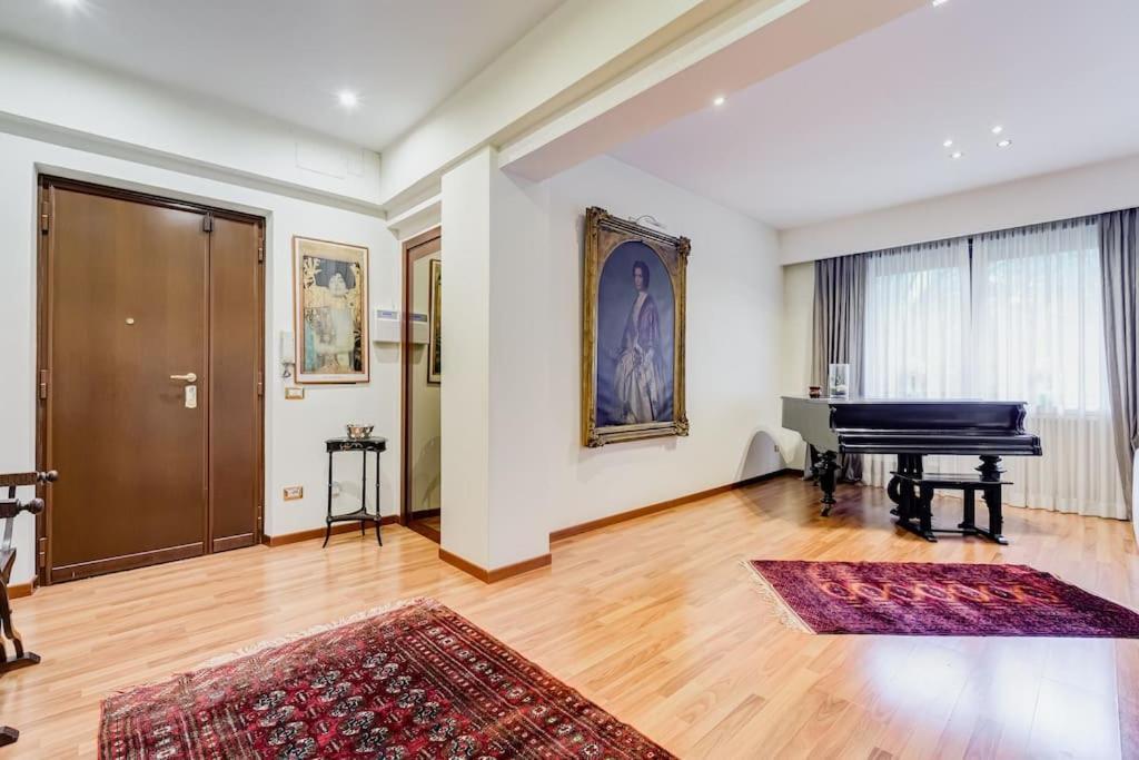 Exclusive Apartment In Eur Lake Roma Ngoại thất bức ảnh