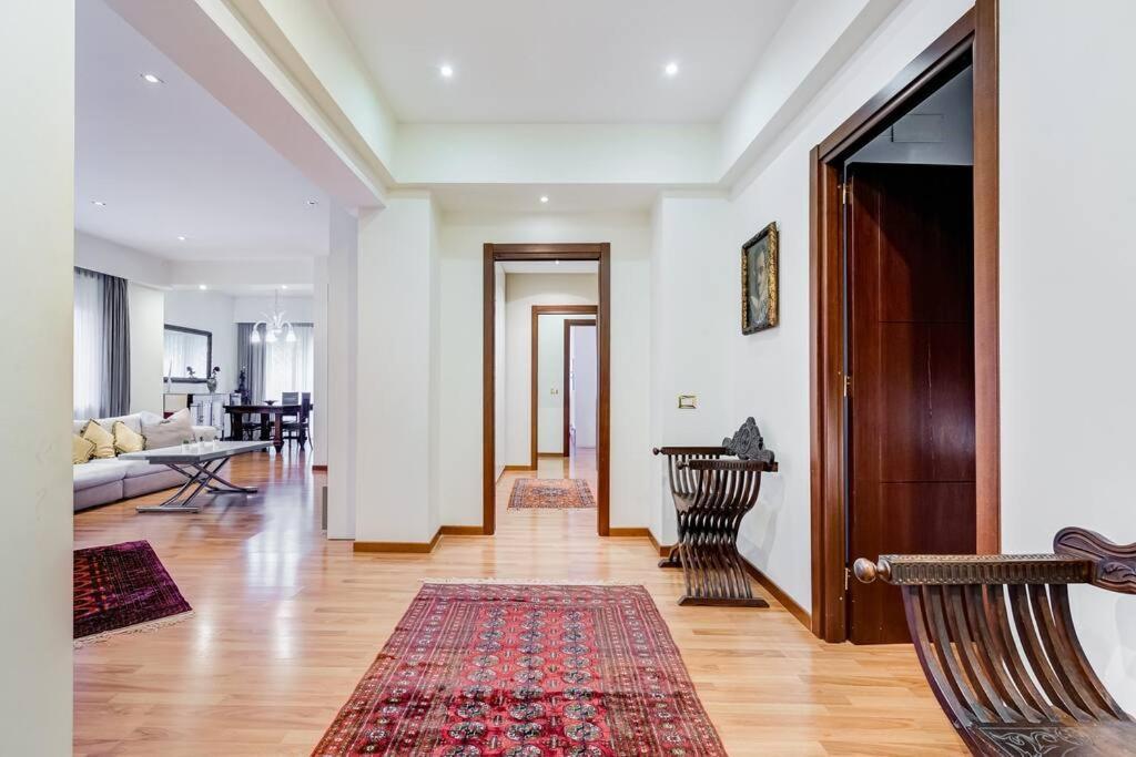 Exclusive Apartment In Eur Lake Roma Ngoại thất bức ảnh