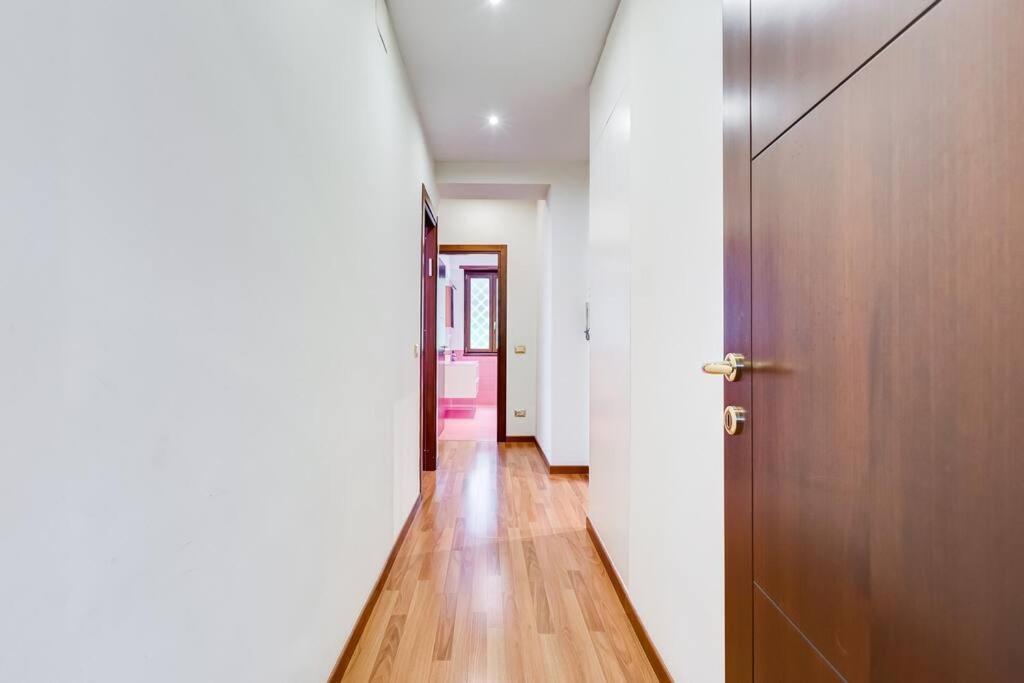 Exclusive Apartment In Eur Lake Roma Ngoại thất bức ảnh