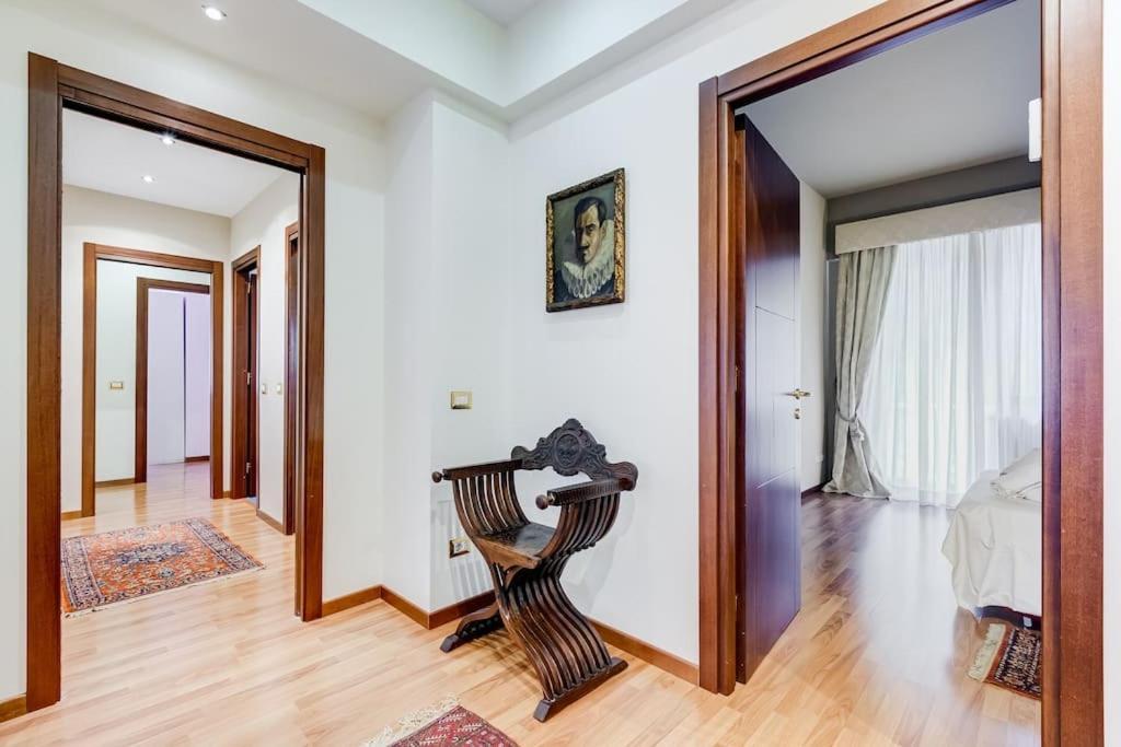 Exclusive Apartment In Eur Lake Roma Ngoại thất bức ảnh