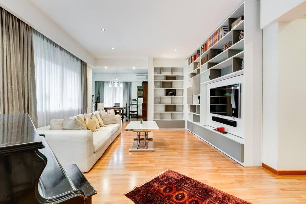Exclusive Apartment In Eur Lake Roma Ngoại thất bức ảnh