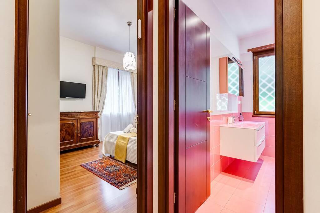 Exclusive Apartment In Eur Lake Roma Ngoại thất bức ảnh