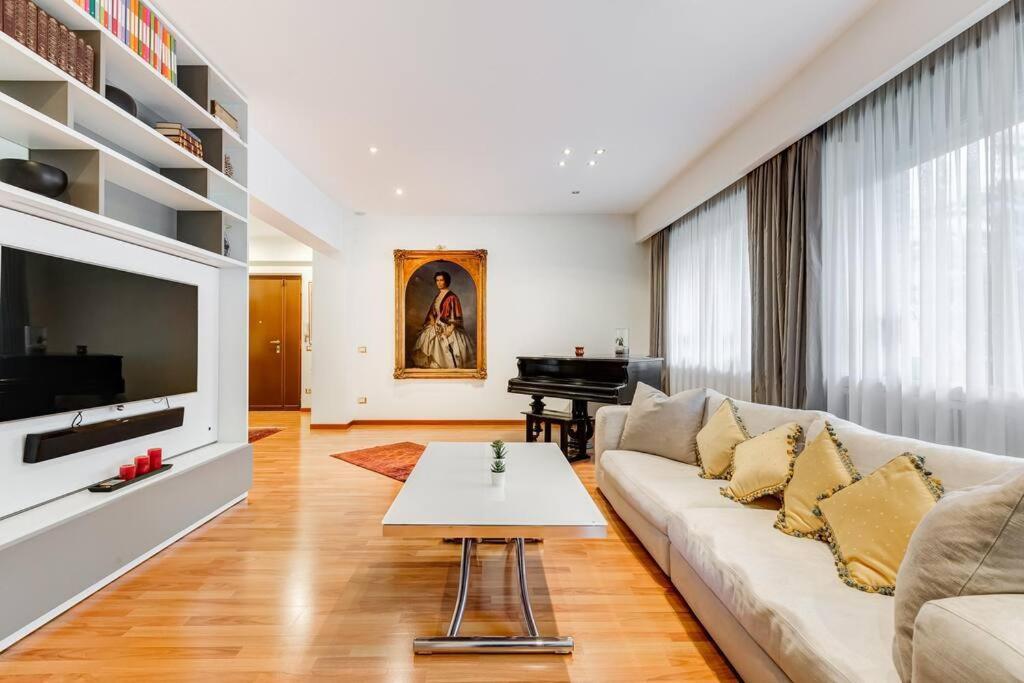 Exclusive Apartment In Eur Lake Roma Ngoại thất bức ảnh